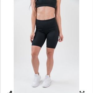 LAKI Active 7” Biker Shorts Black size small